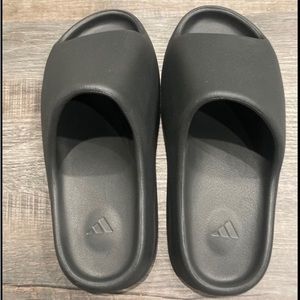 adidas men’s Yeezy slides Slate Grey